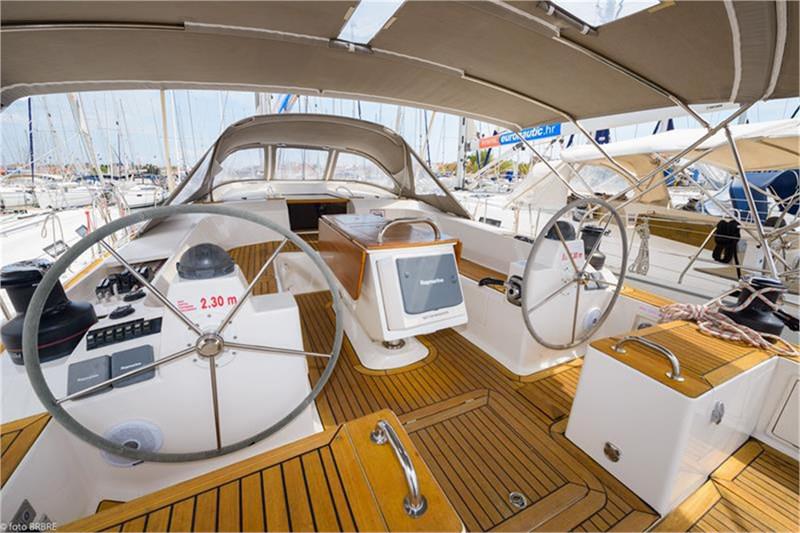 Book yachts online - False - Elan Impression 514 (5Cab) - Maja 07 - rent