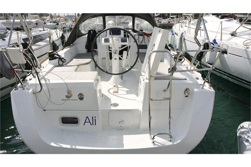 Book yachts online - False - Oceanis 34 (2Cab) - LL Skyhawk - rent