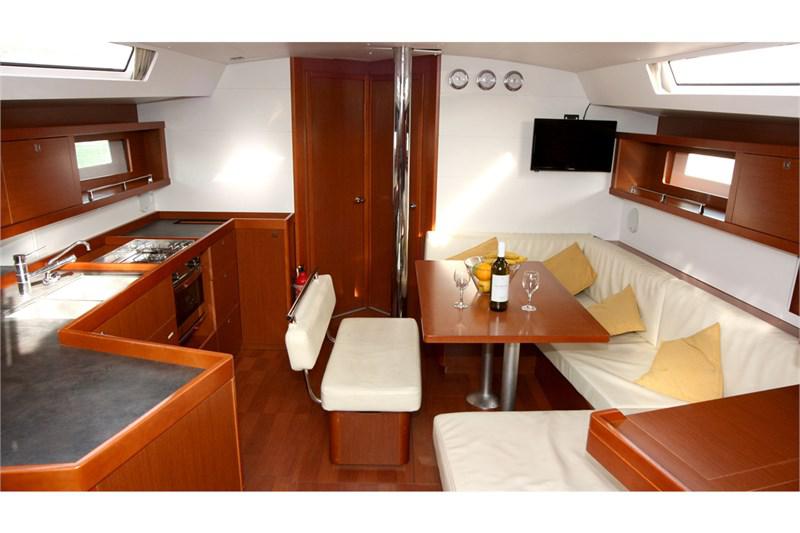 Book yachts online - False - Oceanis 45 (4Cab) - Phantom - rent