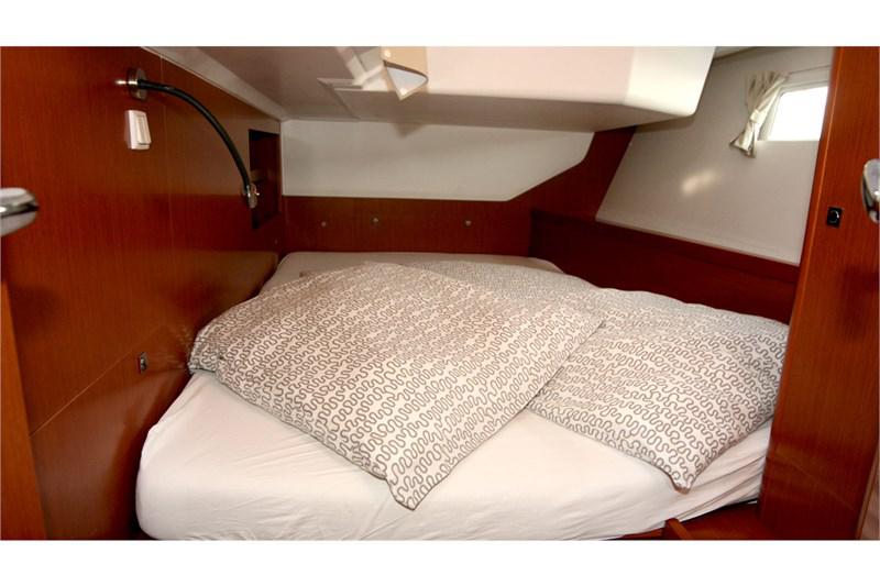Book yachts online - False - Oceanis 45 (4Cab) - Phantom - rent