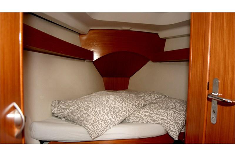 Book yachts online - False - Beneteau Cyclades 43.3 (3Cab) - Fame - rent