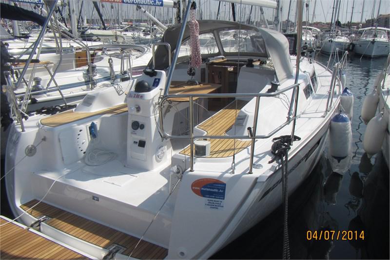 Book yachts online - False - Bavaria Cruiser 33 (2Cab) - Karlo - rent