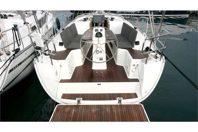 Book yachts online - False - Bavaria Cruiser 33 (2Cab) - Chili - rent