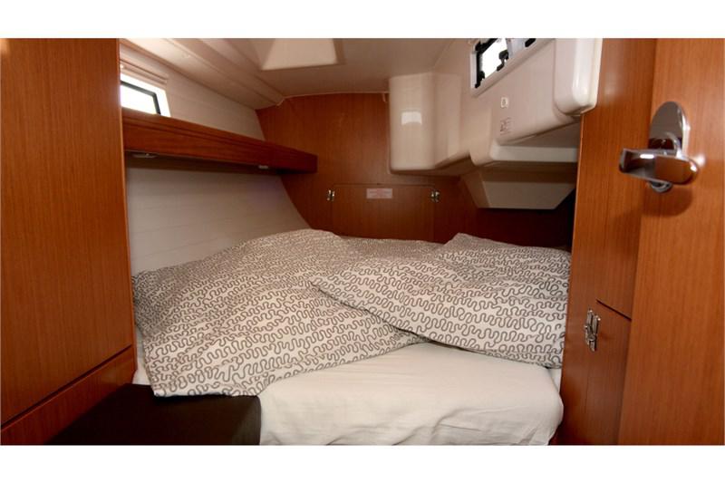 Book yachts online - False - Bavaria Cruiser 33 (2Cab) - Chili - rent