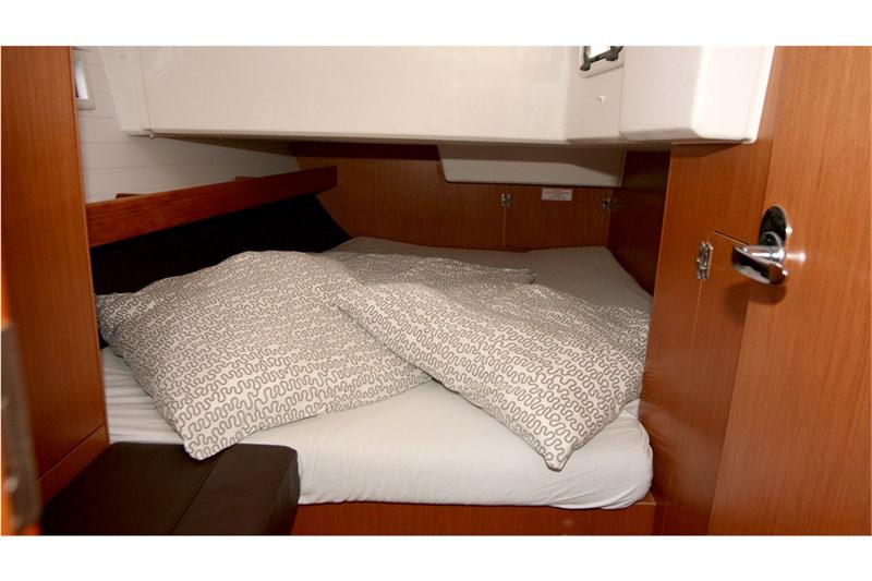 Book yachts online - False - Bavaria Cruiser 41 (3Cab) - Flipper - rent
