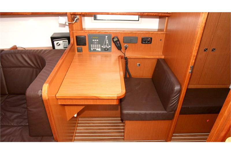 Book yachts online - False - Bavaria Cruiser 41 (3Cab) - Flipper - rent