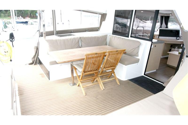 Book yachts online - False - Lucia 40 (3Cab) - Makohela - rent