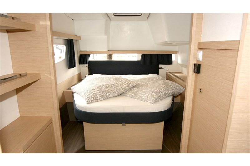 Book yachts online - False - Lucia 40 (3Cab) - Makohela - rent