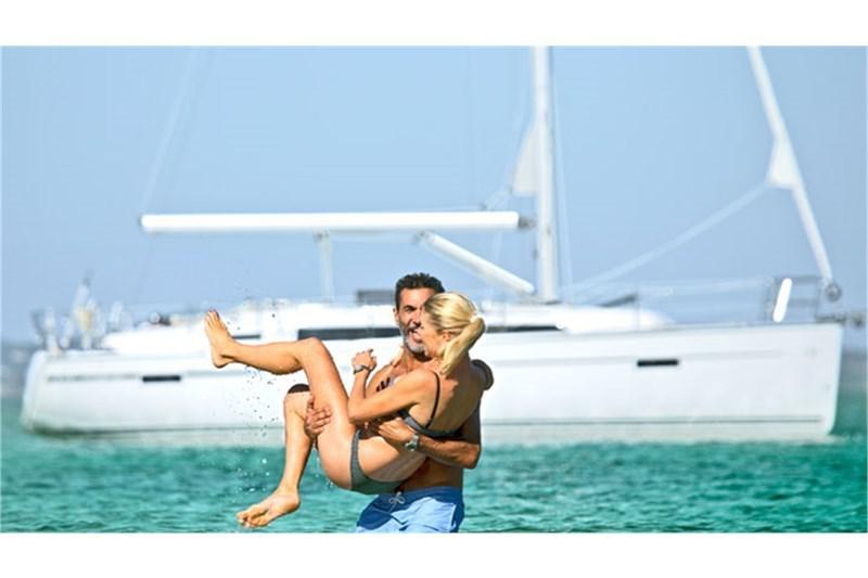Book yachts online - False - Bavaria Cruiser 37 (3Cab) - Bibi - rent