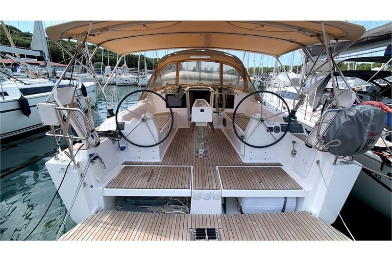 Book yachts online - False - Dufour 382 Grand Large (2Cab) - Lia - rent