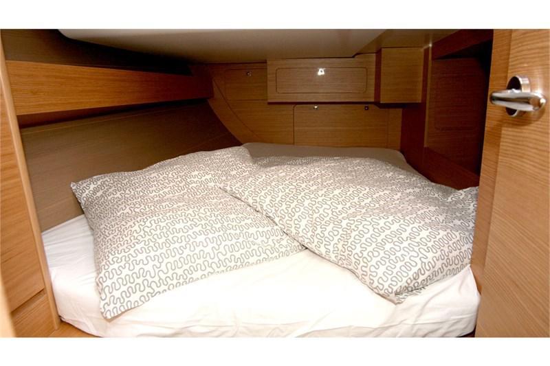 Book yachts online - False - Dufour 382 Grand Large (3Cab) - Lotta - rent