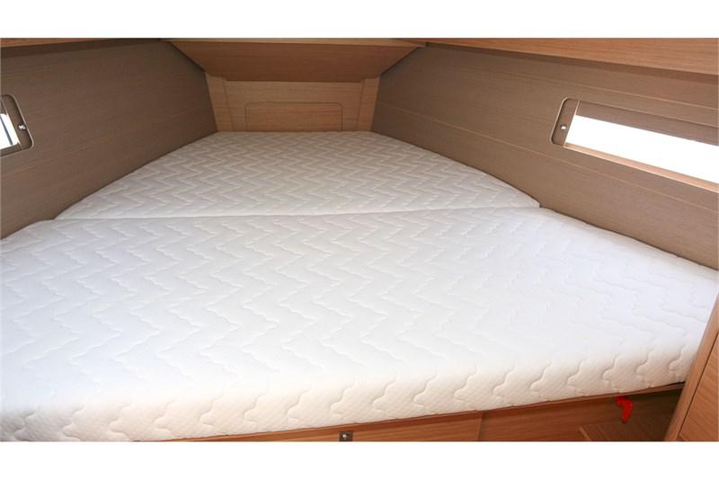 Book yachts online - False - Dufour 382 Grand Large (3Cab) - Henry - rent