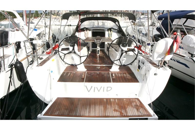Book yachts online - False - Dehler 42 (3Cab) - Vivid - rent