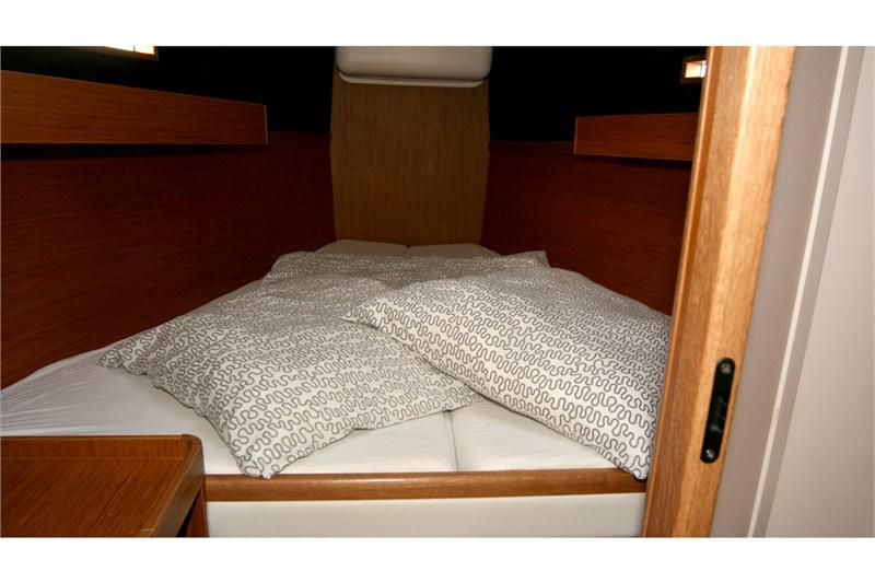 Book yachts online - False - Dehler 42 (3Cab) - Vivid - rent