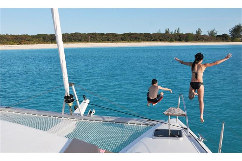 Book yachts online - False - Lucia 40 (4Cab) - Leon - rent