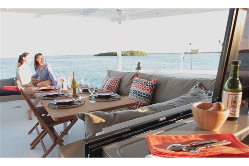 Book yachts online - False - Lucia 40 (4Cab) - Leon - rent