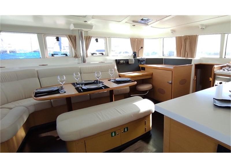 Book yachts online - False - Lagoon 440 (4Cab)  Flybridge - Casino  - rent