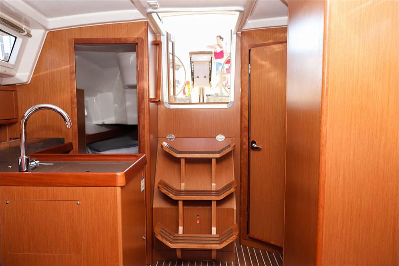 Book yachts online - False - Bavaria Cruiser 34 (3cab) - Aria - rent