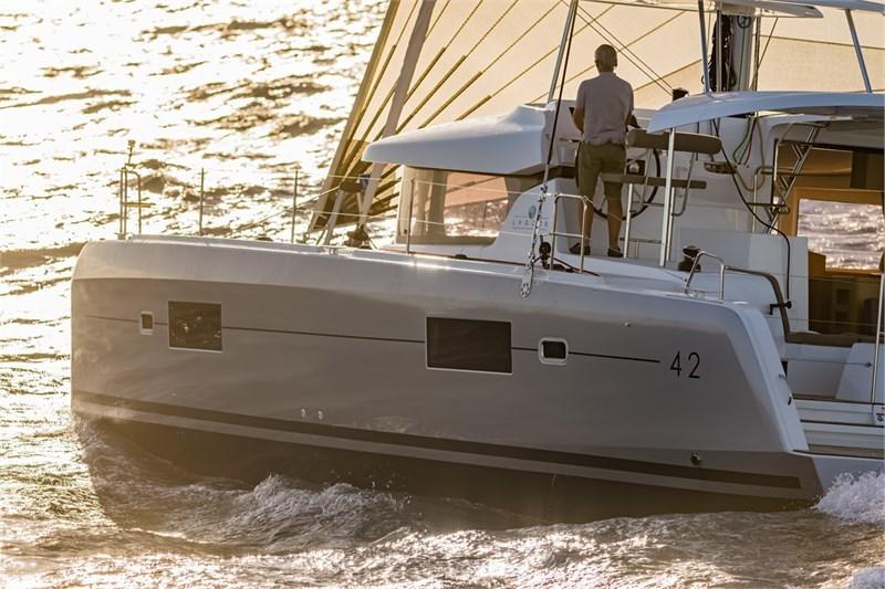 Book yachts online - False - Lagoon 42 (3Cab) - Titus - rent