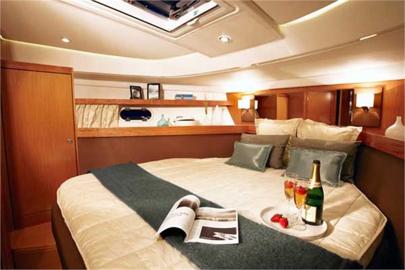 Book yachts online - False - Bavaria Sport 43 HT (3Cab) - Gustel - rent
