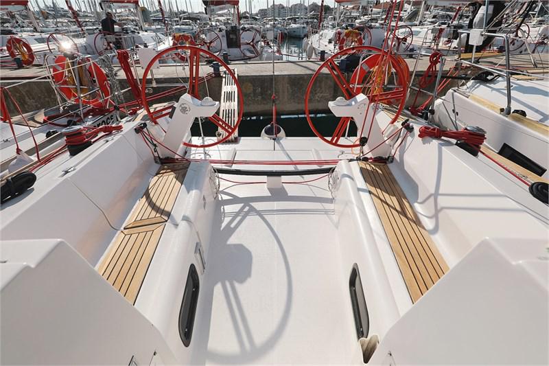 Book yachts online - False - Elan 350 - Uniform - rent