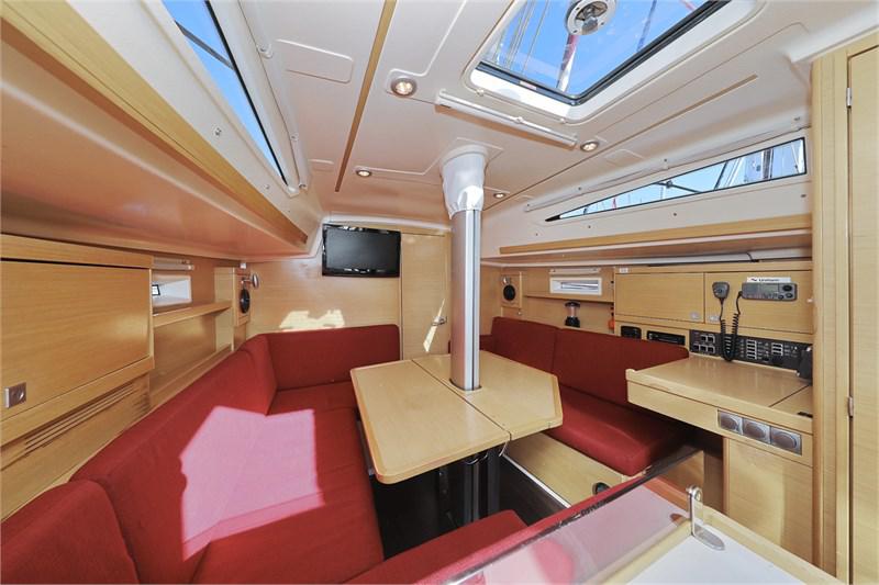 Book yachts online - False - Elan 350 - Uniform - rent