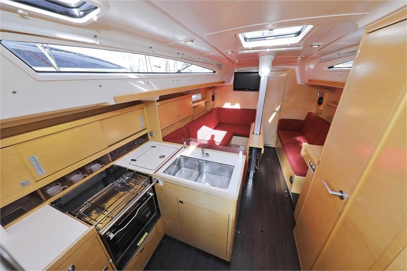 Book yachts online - False - Elan 350 - Uniform - rent