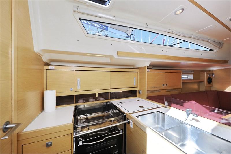 Book yachts online - False - Elan 350 - Uniform - rent