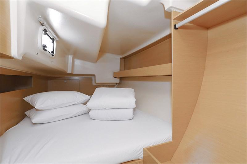 Book yachts online - False - Elan 350 - Uniform - rent