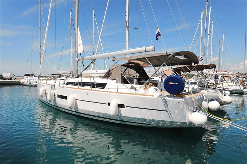 Book yachts online - False - Dufour 460 Grand Large (5cab) - SunnyLife - rent