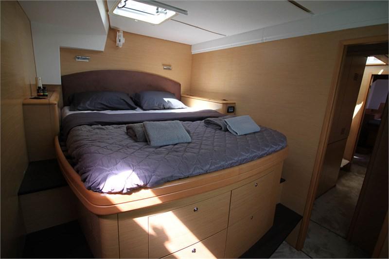 Book yachts online - False - Lagoon 500 (5Cab) - The Big Deal - rent