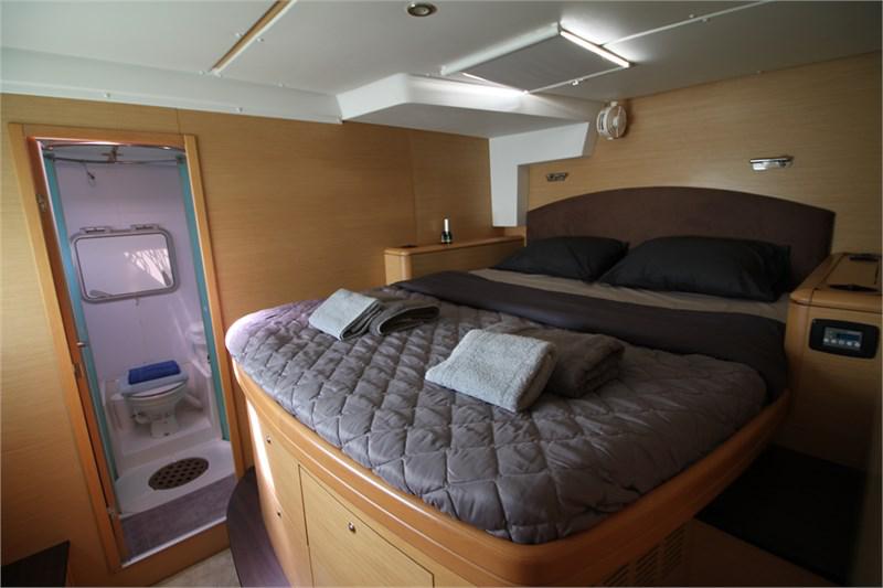 Book yachts online - False - Lagoon 500 (5Cab) - The Big Deal - rent