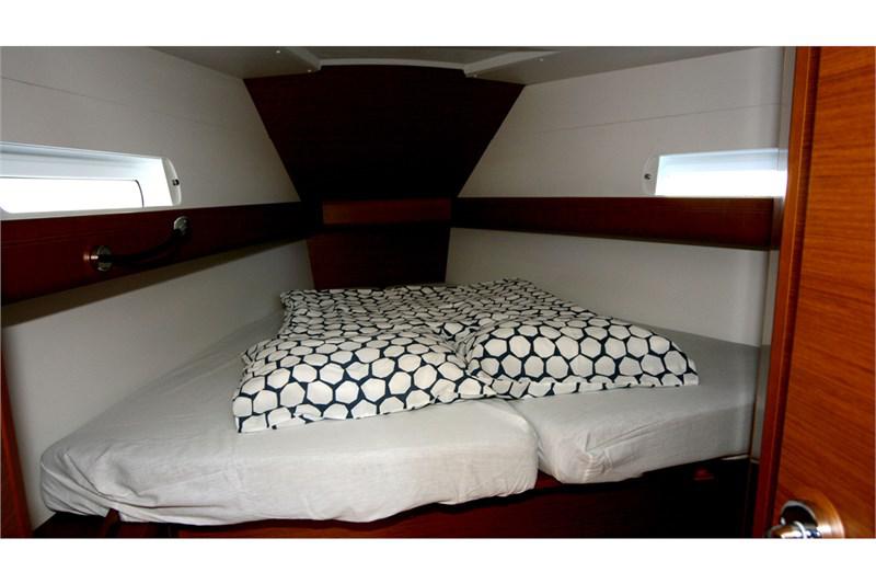 Book yachts online - False - Sun Odyssey 419 (3Cab) - Mira - rent