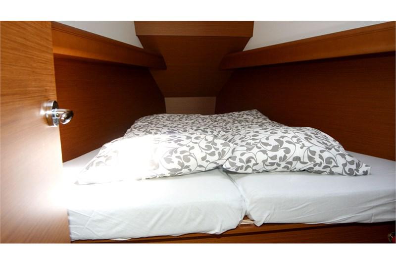 Book yachts online - False - Sun Odyssey 389 (3Cab) - Sissi - rent