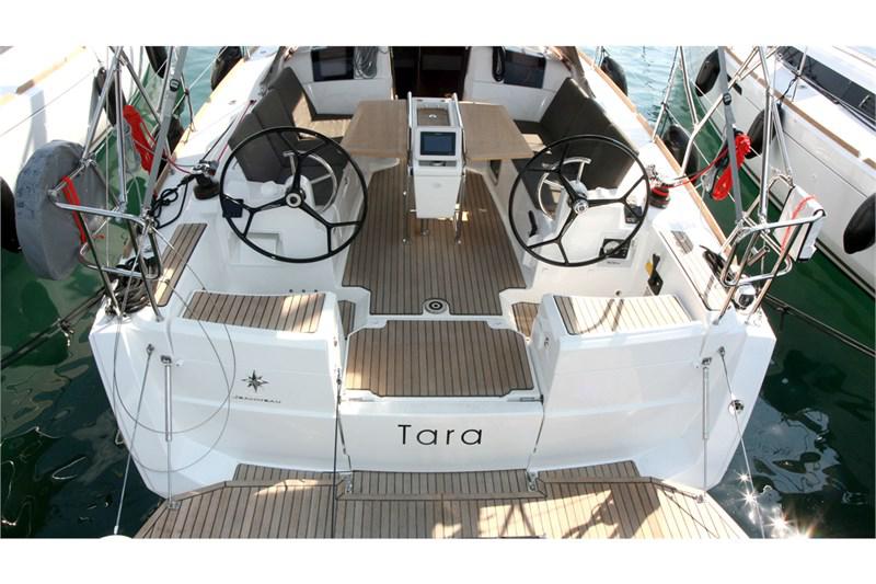 Book yachts online - False - Sun Odyssey 389 (2Cab) - Tara - rent