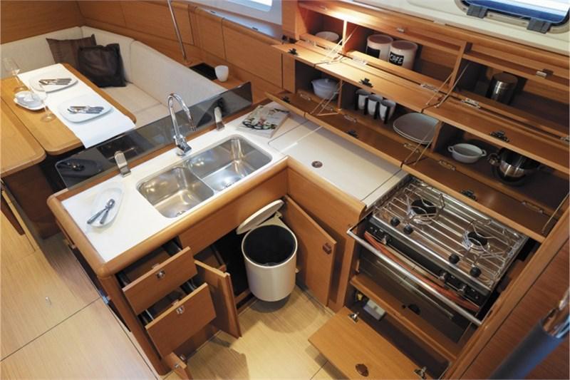 Book yachts online - False - Sun Odyssey 389 (3Cab) - Suzie Q - rent