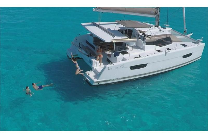 Book yachts online - False - Lucia 40 (4Cab) - Margarita - rent