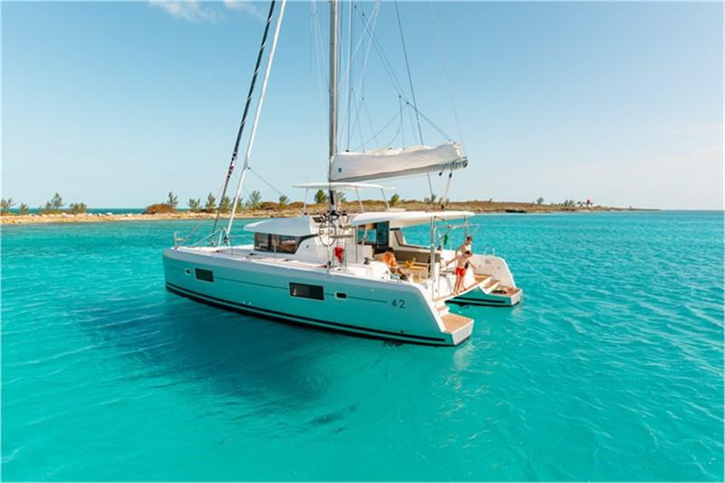 Book yachts online - False - Lagoon 42 (4Cab) - Marianne - rent