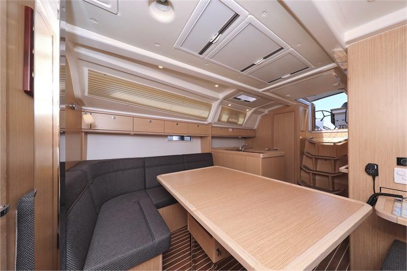 Book yachts online - False - Bavaria Cruiser 37 (3Cab) - Sofija - rent