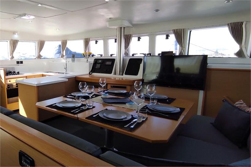 Book yachts online - False - Lagoon 500 (5Cab) - The Full House - rent