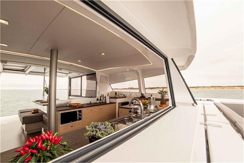 Book yachts online - False - Bali 4.3 (4+2Cab) - moonlight - rent