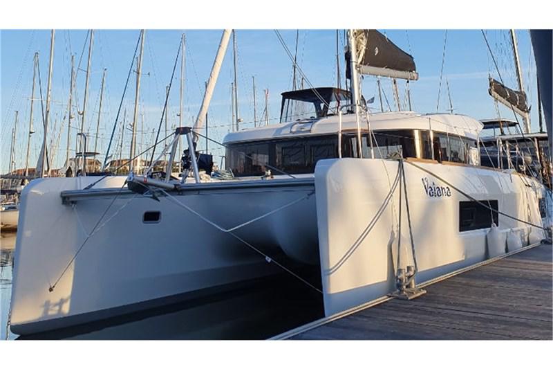 Book yachts online - False - Lagoon 40 (4+2Cab) - Vaiana - rent