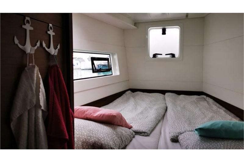 Book yachts online - False - Lagoon 40 (4+2Cab) - Vaiana - rent