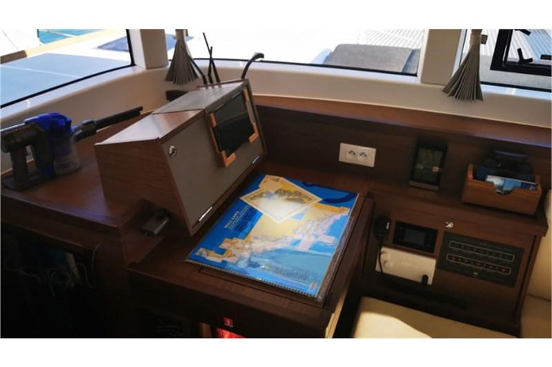 Book yachts online - False - Lagoon 40 (4+2Cab) - Vaiana - rent