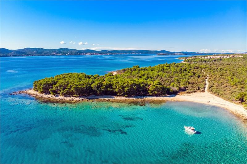 Book yachts online - False - Merry Fisher 855 - Dobrila - rent