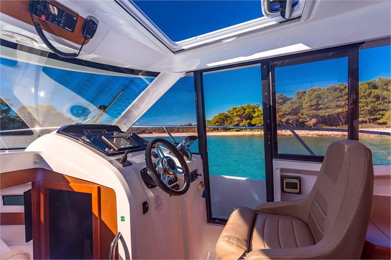 Book yachts online - False - Merry Fisher 855 - Dobrila - rent