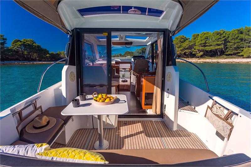 Book yachts online - False - Merry Fisher 855 - Dobrila - rent