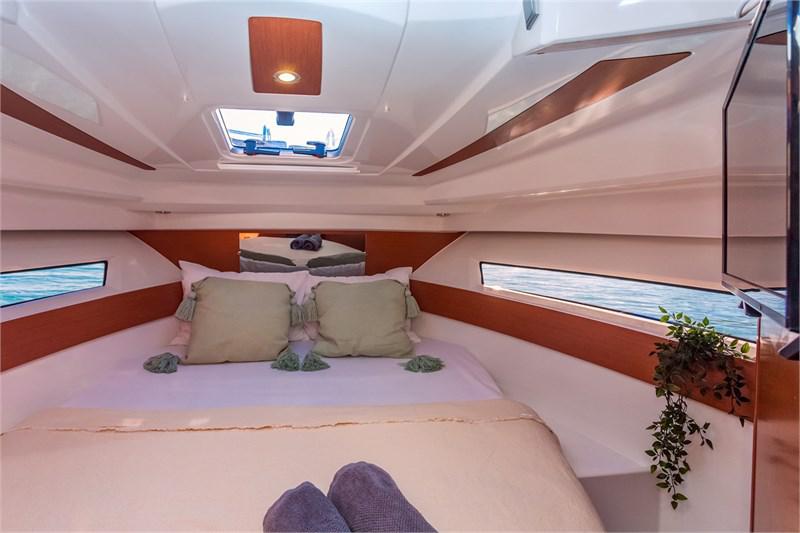 Book yachts online - False - Merry Fisher 855 - Dobrila - rent