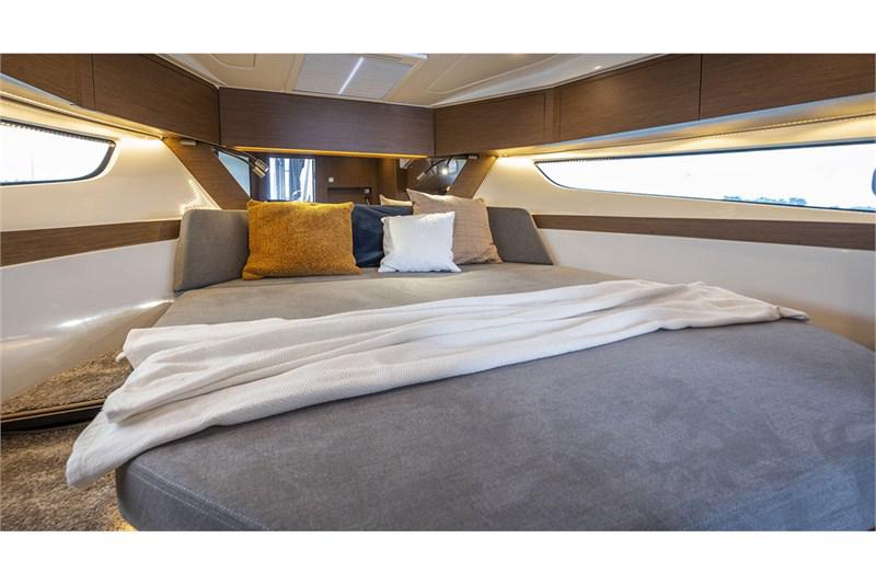 Book yachts online - False - Antares 11 Fly - Solis - rent