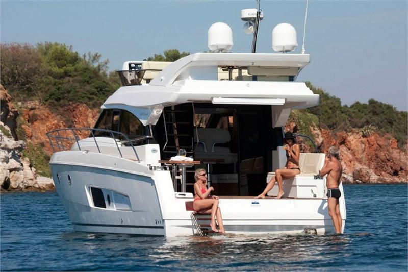 Book yachts online - False - Bavaria Virtess 420 Fly - Mia Sophie - rent